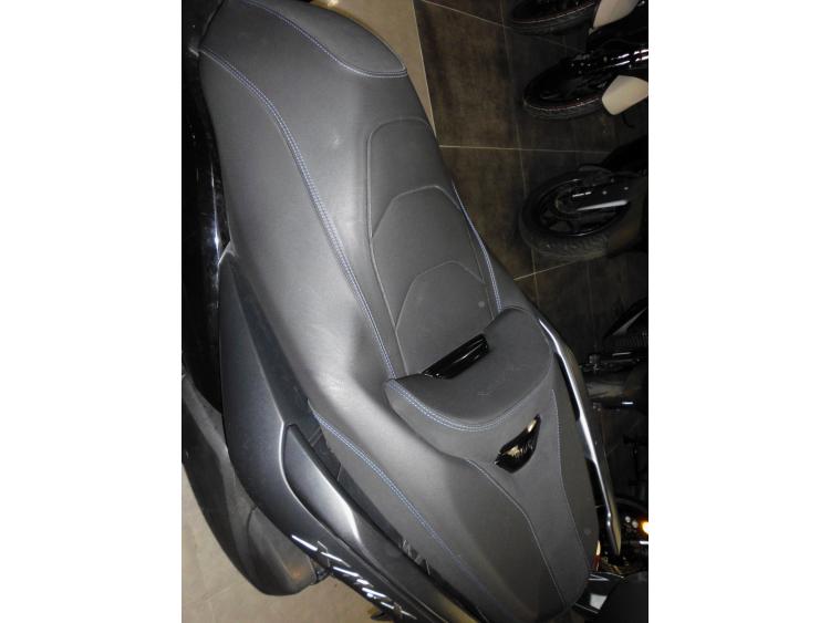 YAMAHA XMAX 300