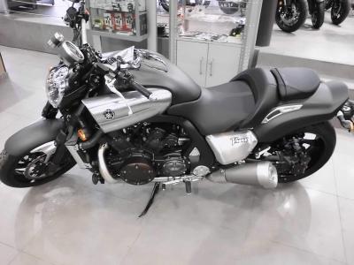 YAMAHA V-MAX 1700