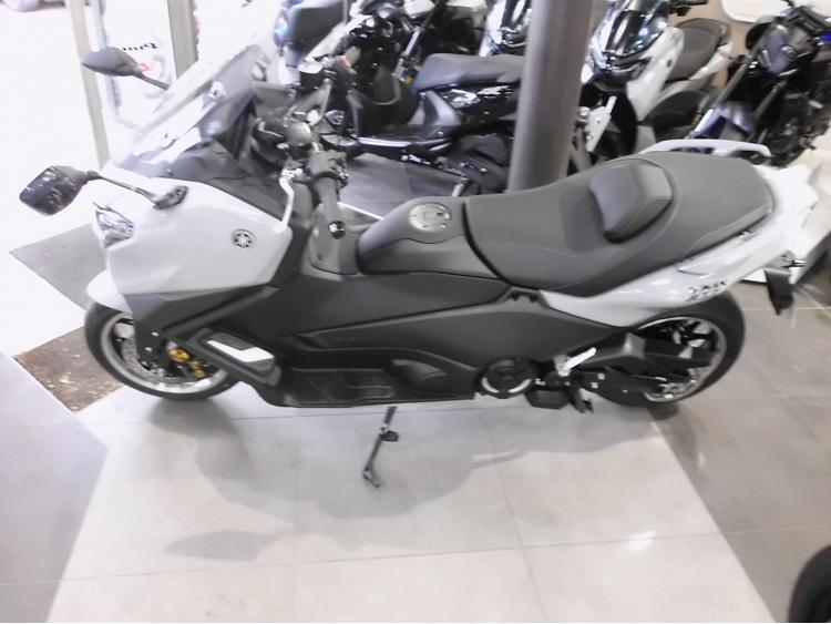 YAMAHA XP T-MAX 560 TECH MAX
