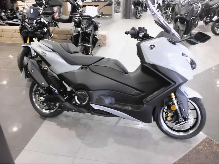 YAMAHA XP T-MAX 560 TECH MAX