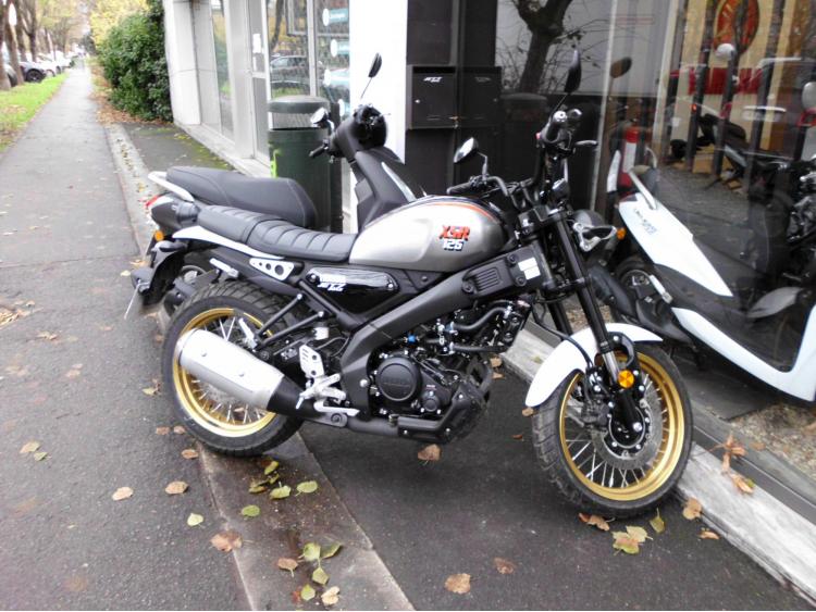 YAMAHA XSR 125 Legacy