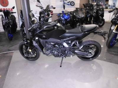 YAMAHA MT-09